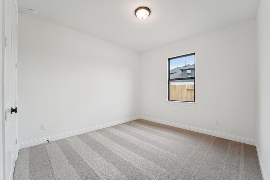 Spacious, unfurnished interior of a new home in Evergreen 55', Conroe (Image 49).