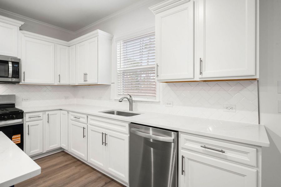 Furnished interior view inside a new home in Salem Bay, Beaufort (Image 7).