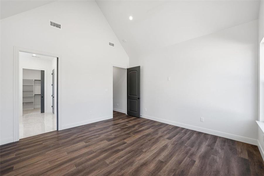 Spacious, unfurnished interior of a new home in , West (Image 20).