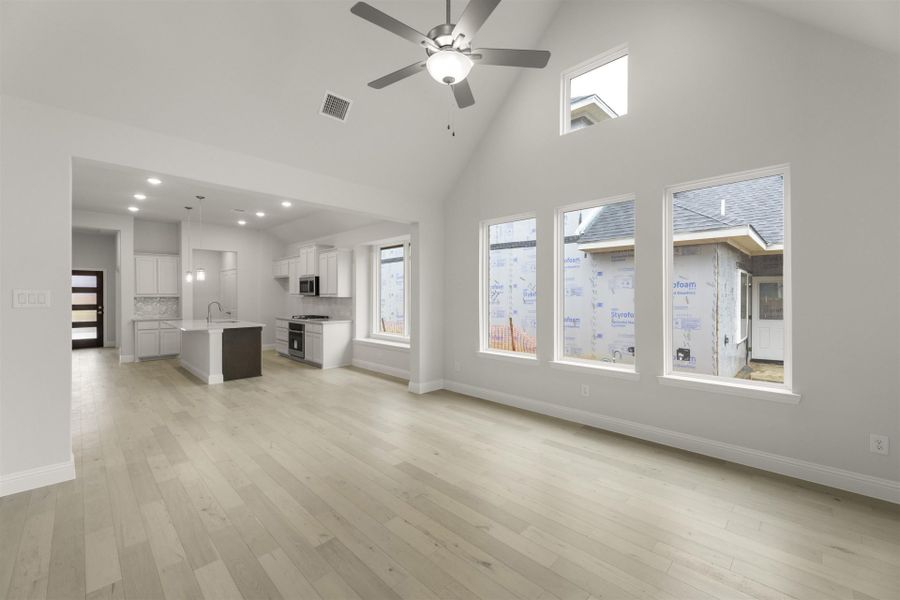 Spacious, unfurnished interior of a new home in La Terra at Uptown Celina, Celina (Image 10).