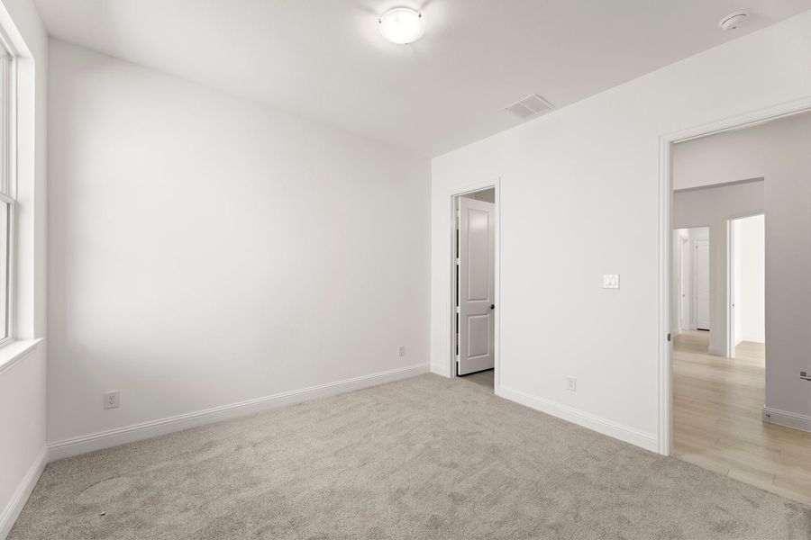 Spacious, unfurnished interior of a new home in Nelson Lake Estates, Rockwall (Image 23).