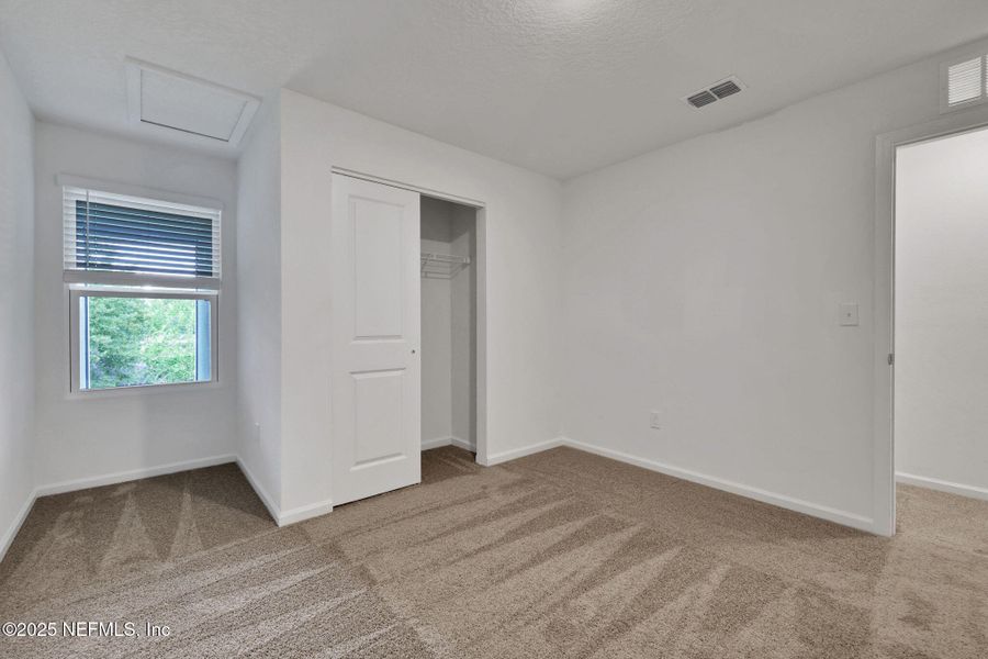 Spacious, unfurnished interior of a new home in Kasen Oaks, Jacksonville (Image 22).