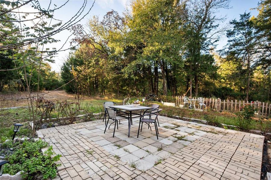 Community amenities in , Teague (Image 9).