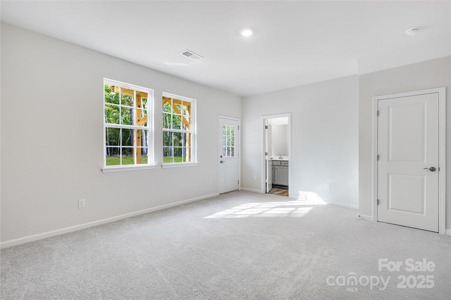 Spacious, unfurnished interior of a new home in Village of Waxhaw, Waxhaw (Image 23).