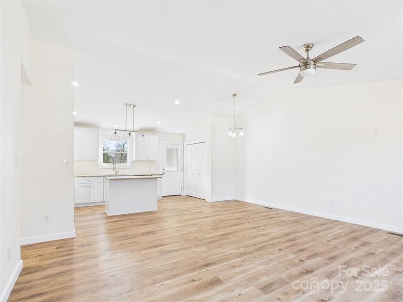 Spacious, unfurnished interior of a new home in , Hudson (Image 28).