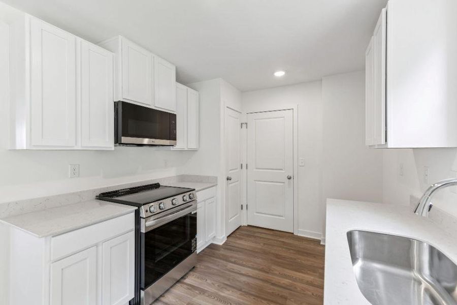 Furnished interior view inside a new home in Kinsale, Macon (Image 8).