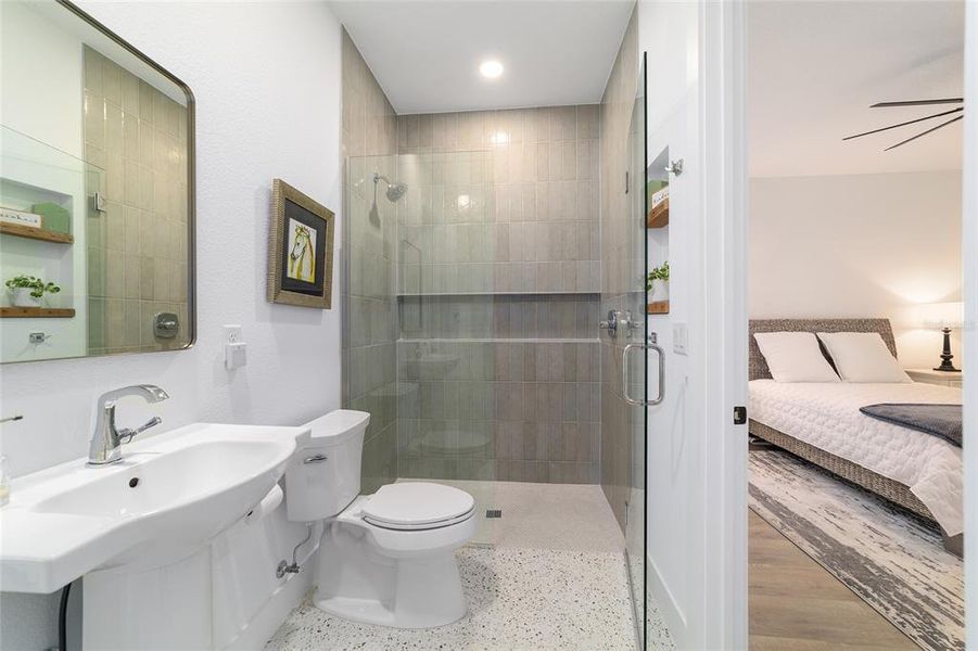 Furnished interior view inside a new home in , Belleview (Image 73).