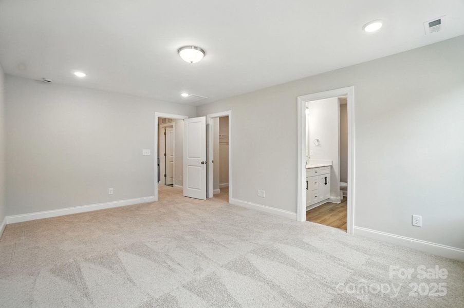 Spacious, unfurnished interior of a new home in Harrisburg Village, Harrisburg (Image 43). Spacious, unfurnished interior of a new home in Harrisburg Village, Harrisburg (Image 43).