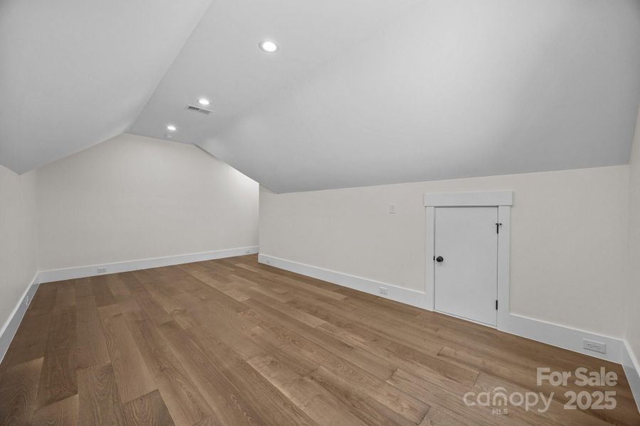 Image 32 of a home in .