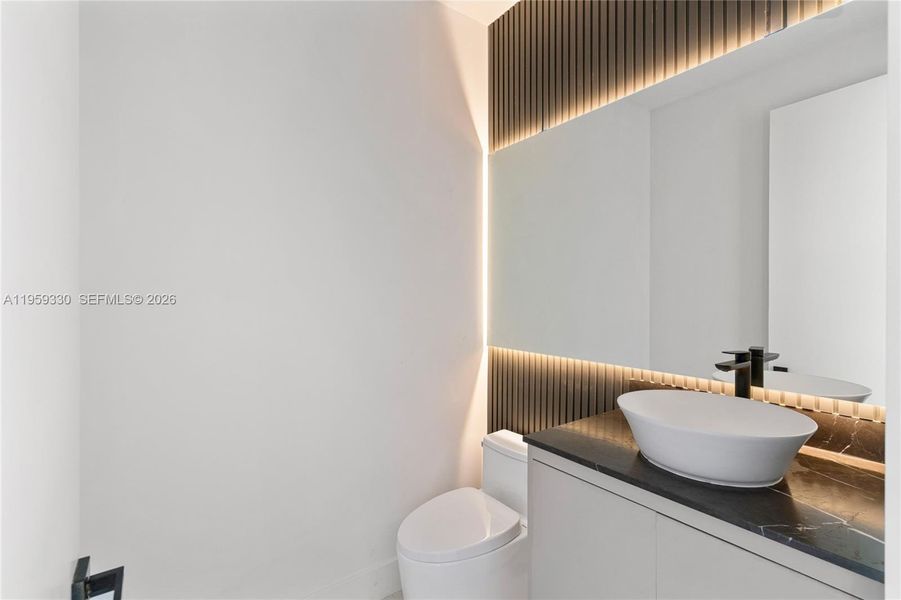 Image 36 of a home in .