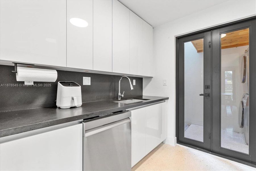 Furnished interior view inside a new home in , Miami (Image 37). Furnished interior view inside a new home in , Miami (Image 37).