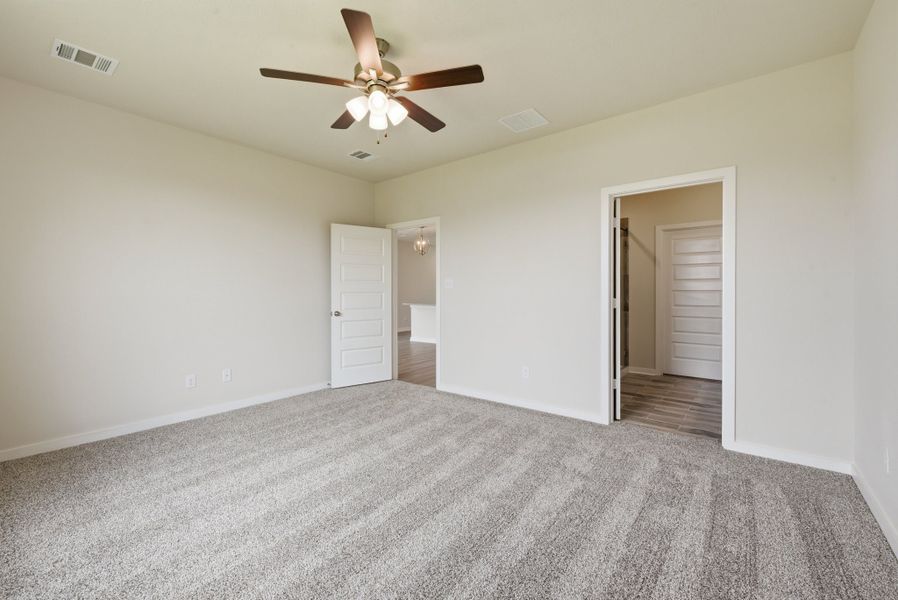 Spacious, unfurnished interior of a new home in Heartland at Creek Meadows, College Station (Image 6). Spacious, unfurnished interior of a new home in Heartland at Creek Meadows, College Station (Image 6).