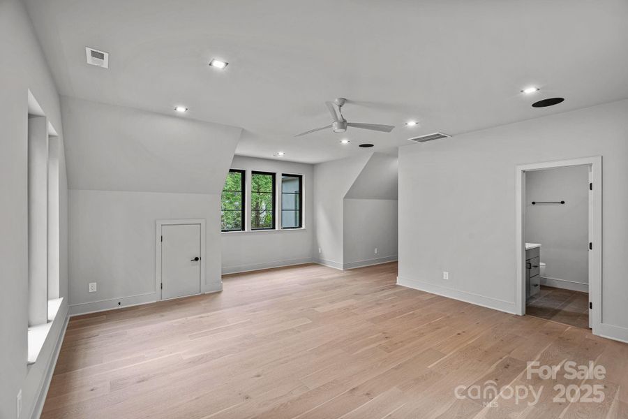 Spacious, unfurnished interior of a new home in , Charlotte (Image 19).