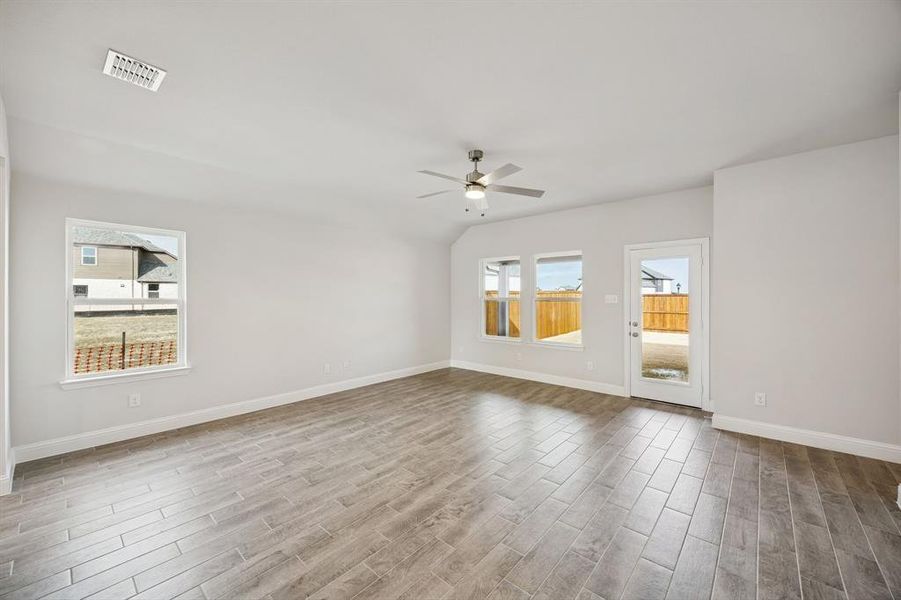 Spacious, unfurnished interior of a new home in Venetian, Weston (Image 9).
