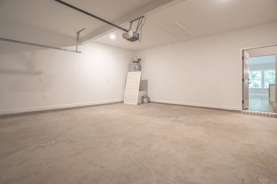 Spacious, unfurnished interior of a new home in Southern Day Chateau, Baker (Image 44).