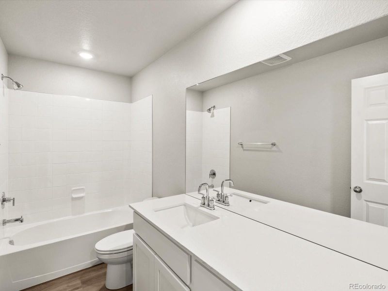 Furnished interior view inside a new home in Lake Bluff, Greeley (Image 9).