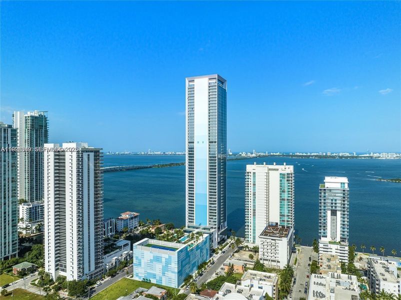 Condo located in Miami, FL showcasing its design and architecture (Image 22).