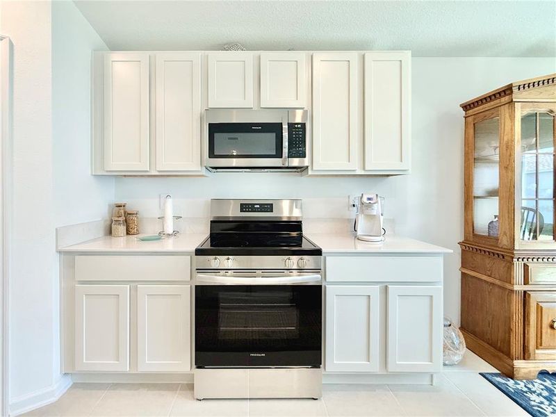 Furnished interior view inside a new home in Ranches at Lake McLeod, Eagle Lake (Image 34).