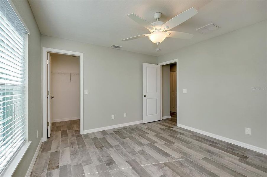 Spacious, unfurnished interior of a new home in , Englewood (Image 47).