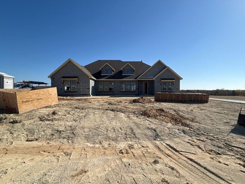 Image 15 of a home in Creekview Addition.