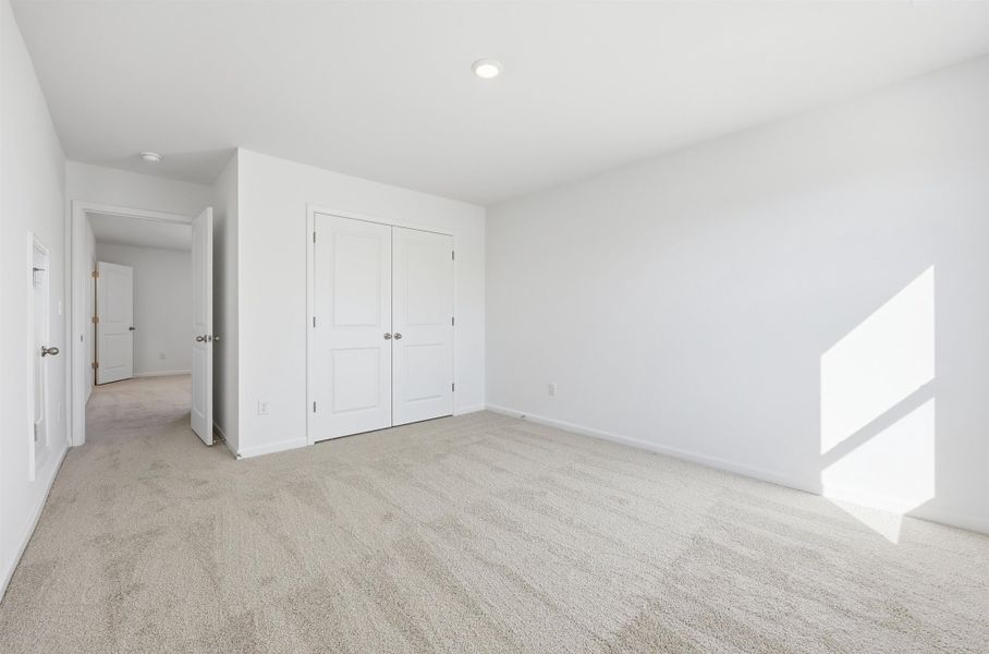 Spacious, unfurnished interior of a new home in Edgefield, Loris (Image 27). Spacious, unfurnished interior of a new home in Edgefield, Loris (Image 27).