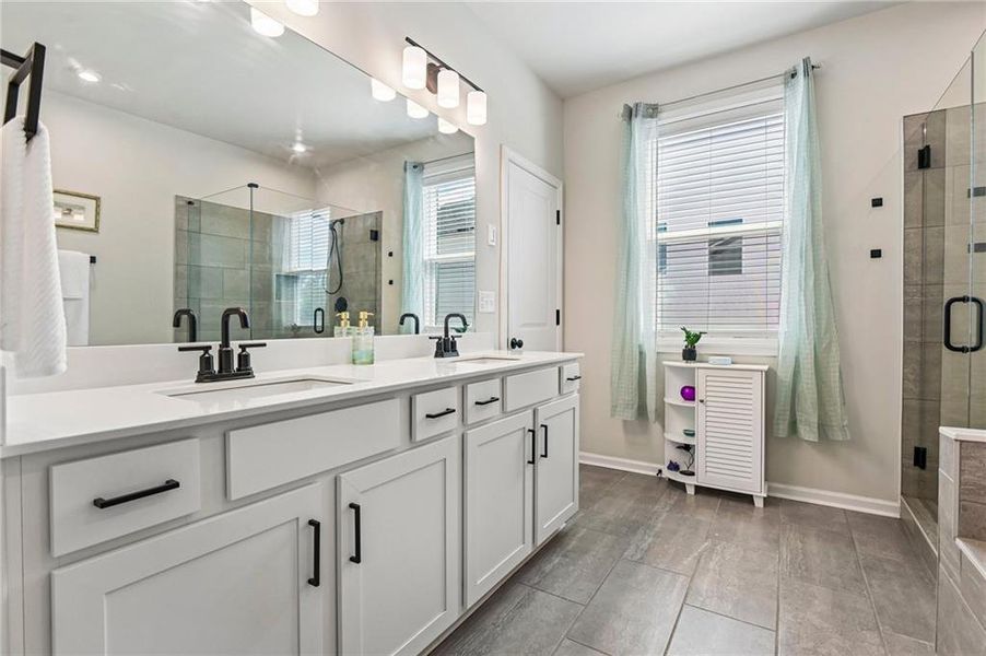 Furnished interior view inside a new home in Pine Mountain Park, Kennesaw (Image 18).