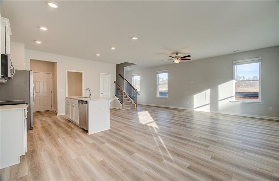 Spacious, unfurnished interior of a new home in Bowers Farm, McDonough (Image 14).