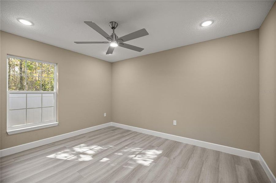 Spacious, unfurnished interior of a new home in , Belleview (Image 14).