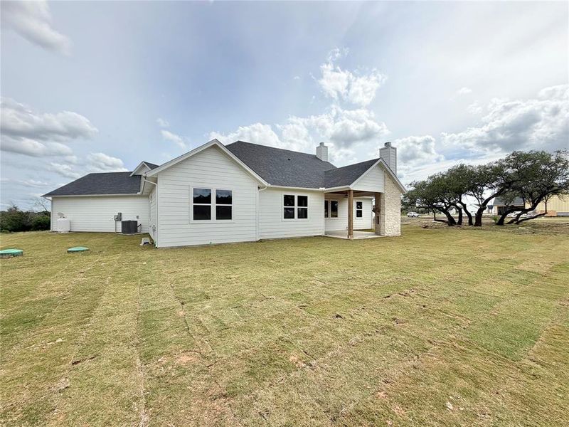Exterior details and patio area of a home in , Weatherford (Image 30).