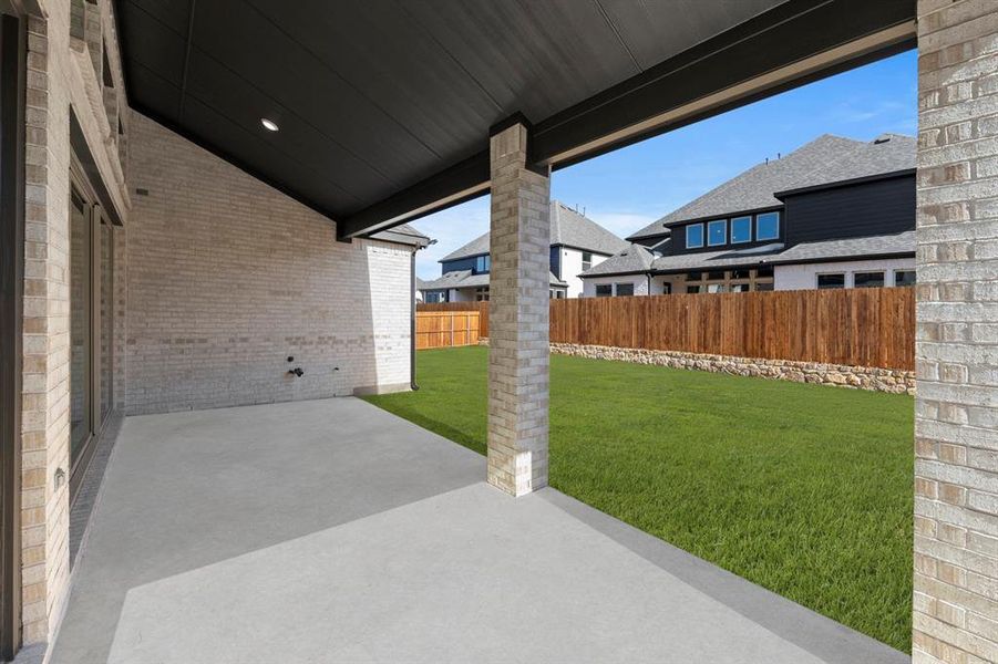 25. 15234 Chipping - Patio