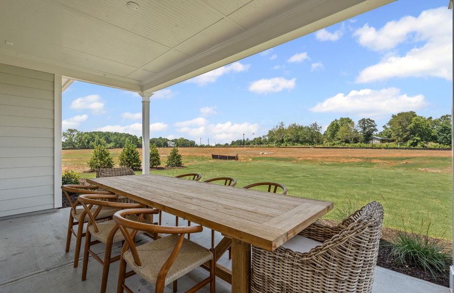 Representative exterior details of a home built from the Riverton by Pulte Homes in Creekside at Skelton, Hoschton (Image 28).