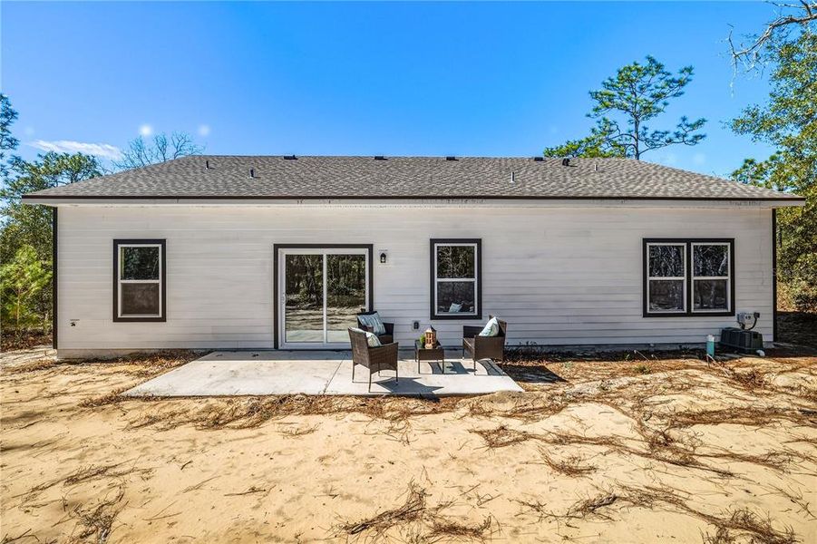 Exterior details and patio area of a home in , Keystone Heights (Image 25).