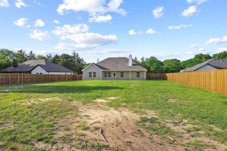 Exterior details and patio area of a home in , Ector (Image 20).