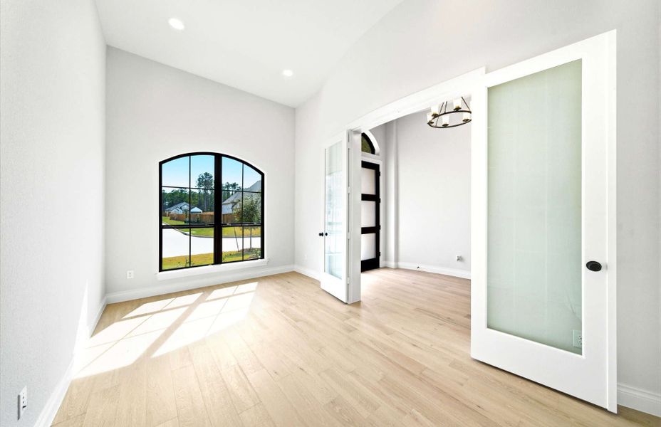 Spacious, unfurnished interior of a new home in The Highlands 55′, Porter (Image 22).