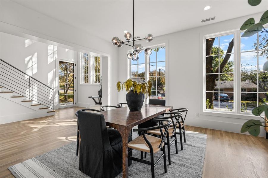 Furnished interior view inside a new home in , Dallas (Image 10).