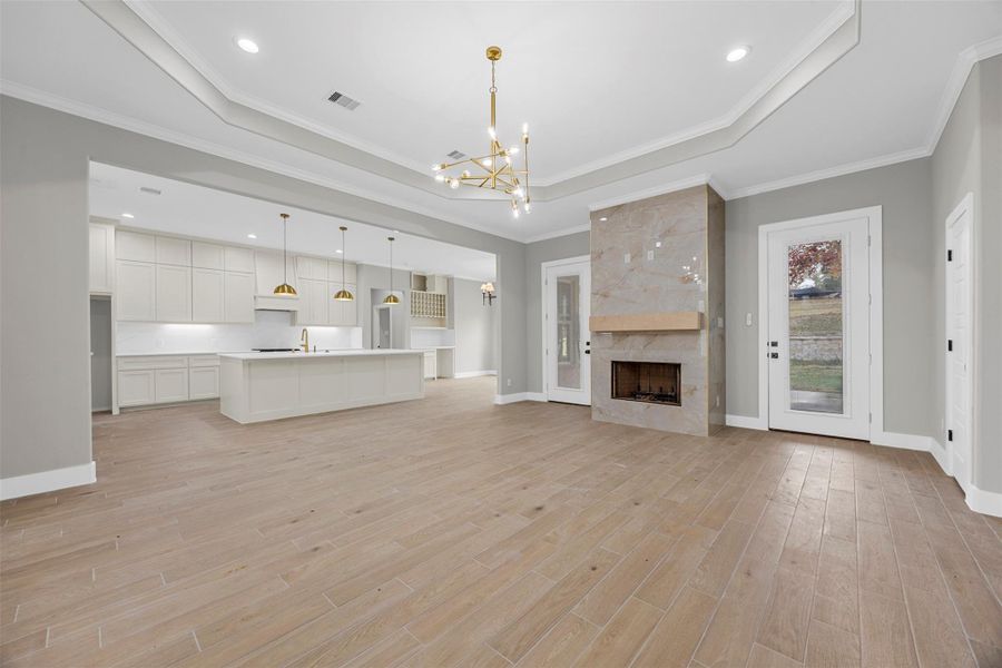 Open concept kitchen, dining & family rooms Open concept kitchen, dining & family rooms