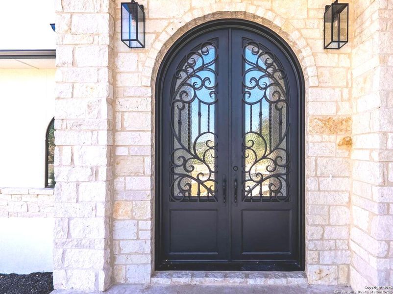 Exterior details and patio area of a home in , New Braunfels (Image 34).