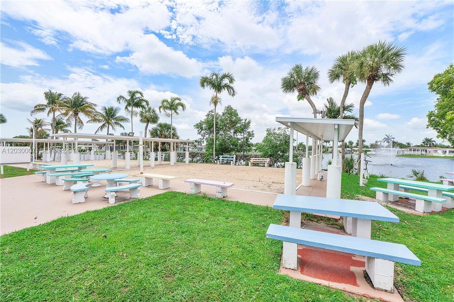 Community amenities in , Dania Beach (Image 36).