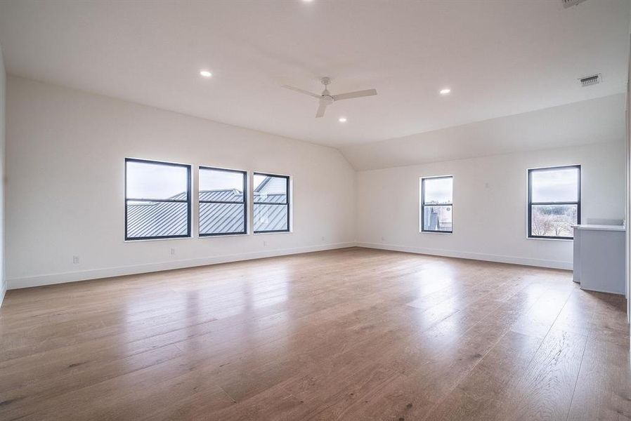 Spacious, unfurnished interior of a new home in , Graford (Image 22).