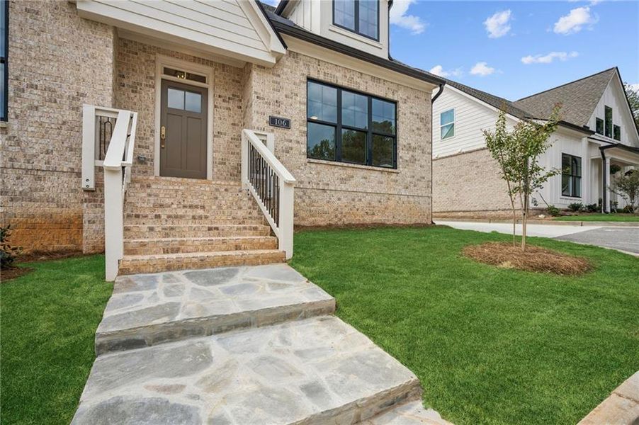 Exterior details and patio area of a home in , Roswell (Image 3).
