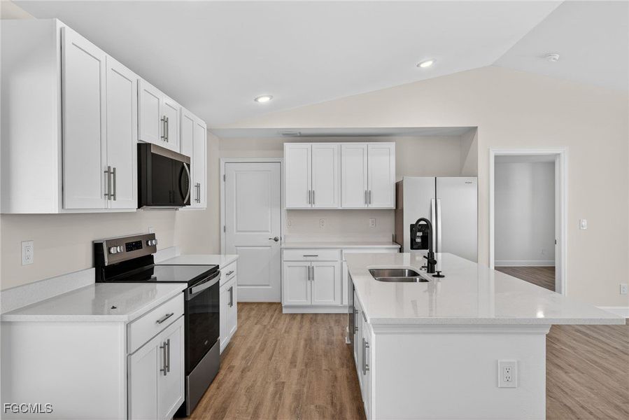 Furnished interior view inside a new home in Cape Coral, Cape Coral (Image 8).