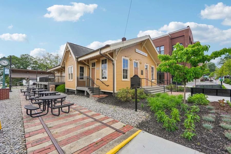 Downtown Flower Branch