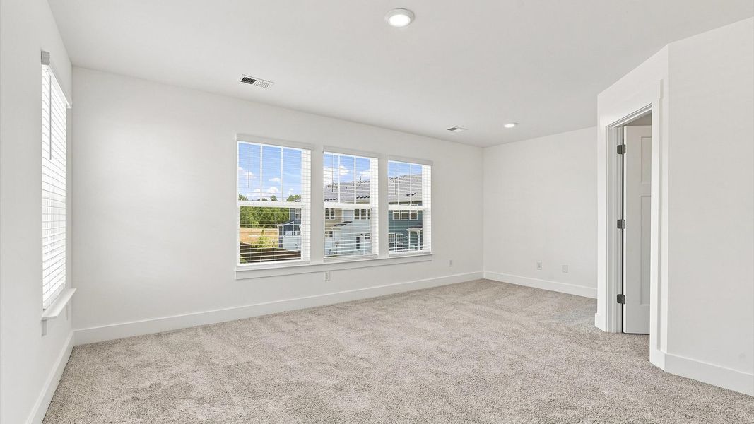 Desirable primary suite layout with spacious en suite bath in a proven, established community Desirable primary suite layout with spacious en suite bath in a proven, established community