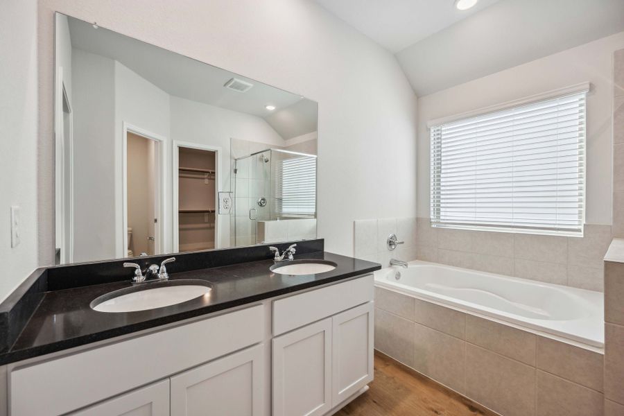 4004 Baja Ln - Bradley - Primary Bathroom