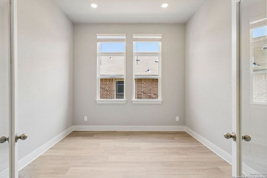 Spacious, unfurnished interior of a new home in Sagebrooke - Classic Series, San Antonio (Image 19).