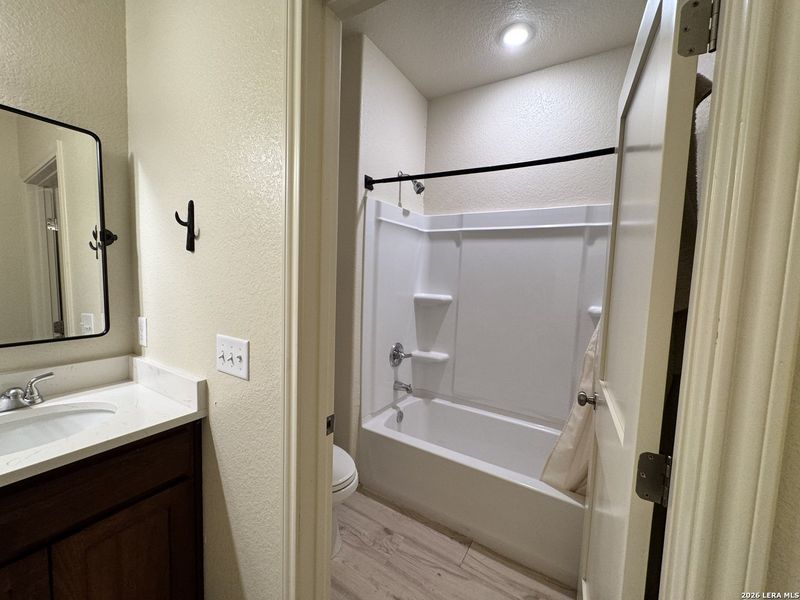 Furnished interior view inside a new home in , Seguin (Image 5).