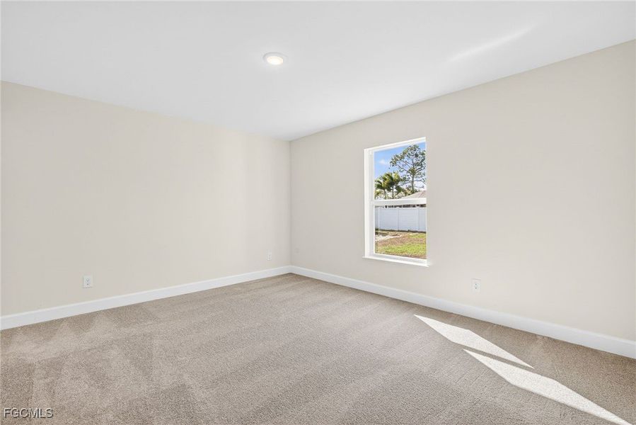 Spacious, unfurnished interior of a new home in Cape Coral, Cape Coral (Image 25).