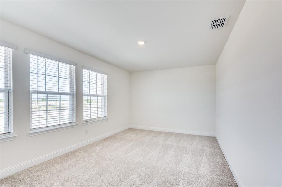 Spacious, unfurnished interior of a new home in Sierra Vista at Kelly Ranch, Aledo (Image 18).