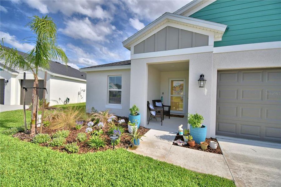 Exterior details and patio area of a home in Harmony at Lake Eloise, Winter Haven (Image 33).