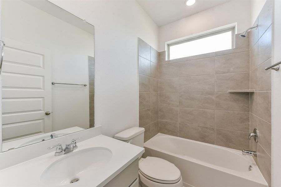 Furnished interior view inside a new home in River Ranch Meadows, Dayton (Image 10).